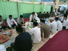 Safari Ramadhan di Batu Bersurat, Kamsol dan Rombongan Bukber di Masjid Nurul Yaqin 
